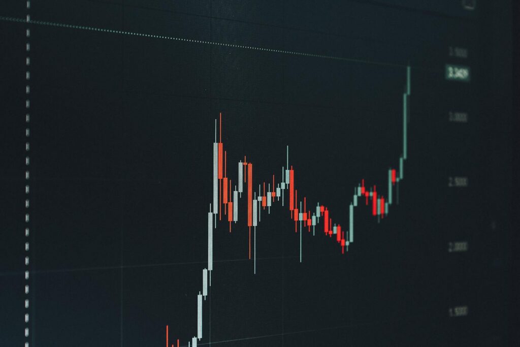S&P 500 Breaks Above 7,400 for the First Time as Oil Risk Tests the Rally