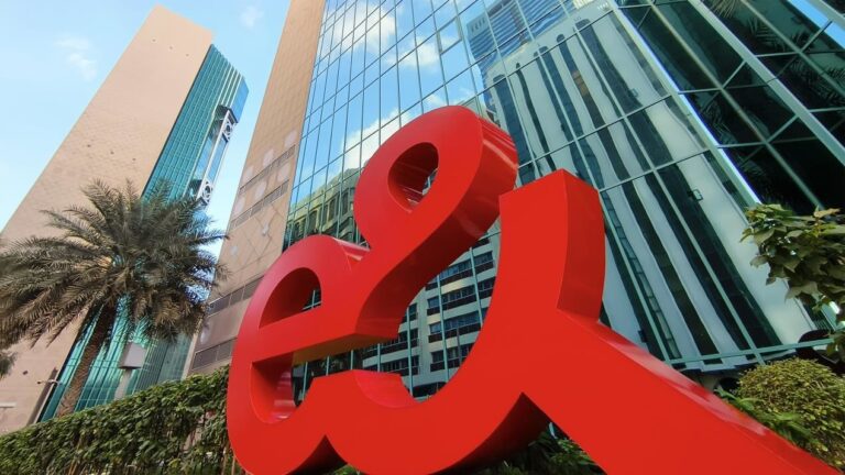 e& Agrees to Sell Its Entire Vodafone Stake for 5.95 Billion Dollars, Unlocking a 1.3 Billion Dollar Net Cash Return